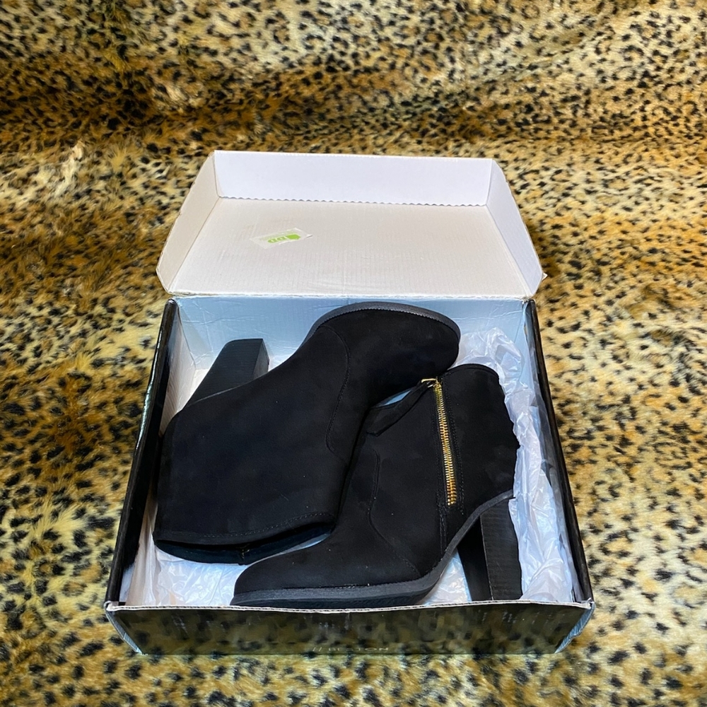 Beston Suede ankle boots - Picture 6 of 6